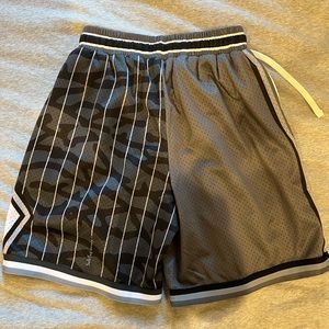 Trillest Collect Select Shorts S